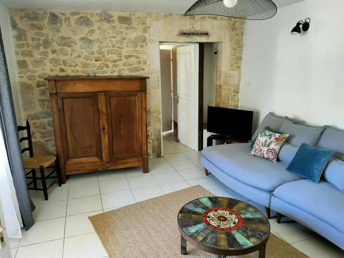 Holiday home Les Pieds Dans L'Eau, Gite La Source Lachapelle-Auzac France