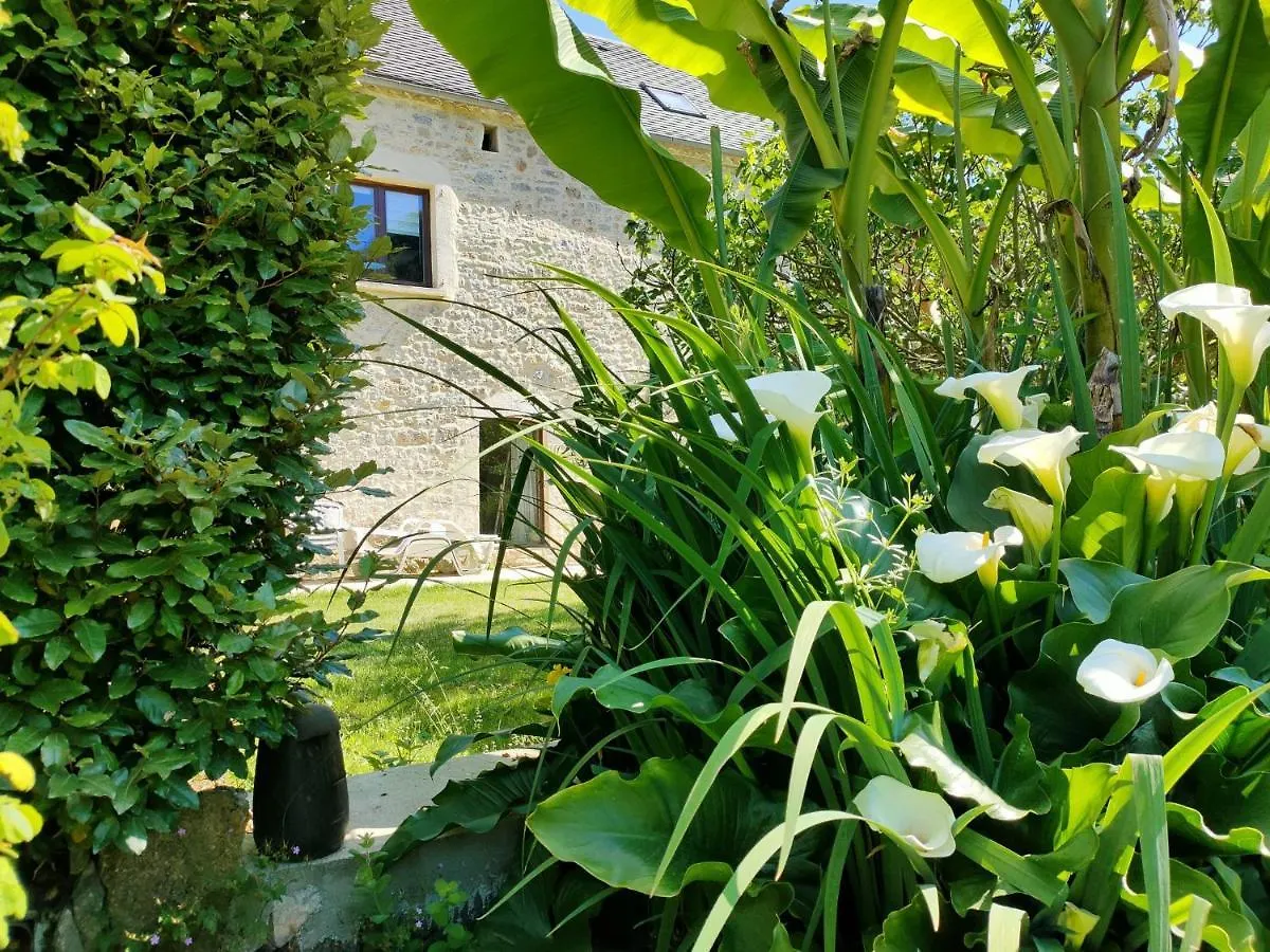 Les Pieds Dans L'Eau, Gite La Source Lachapelle-Auzac Holiday home
