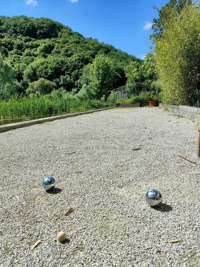 Les Pieds Dans L'Eau, Gite La Source Lachapelle-Auzac France