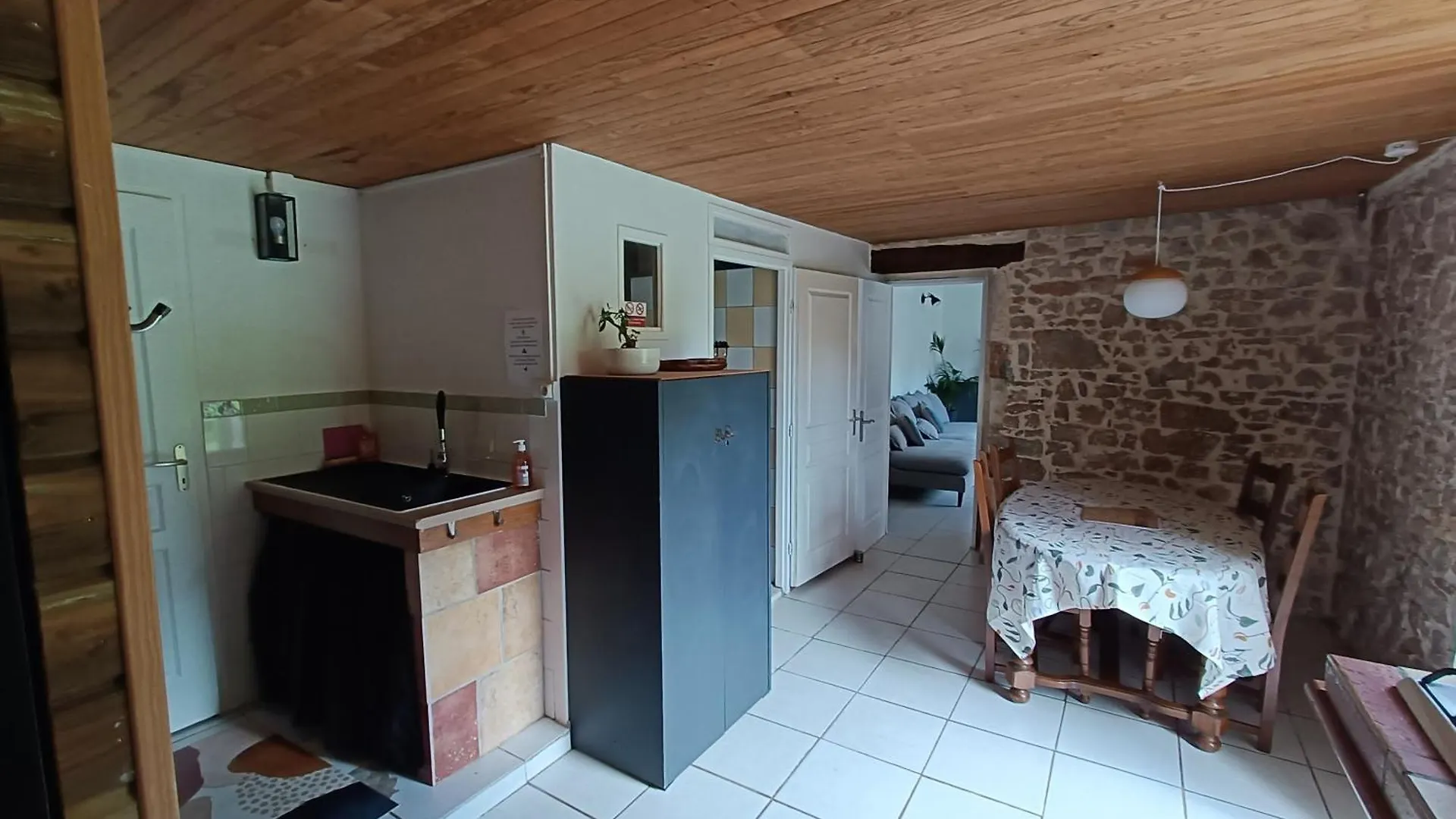 Les Pieds Dans L'Eau, Gite La Source Lachapelle-Auzac Holiday home
