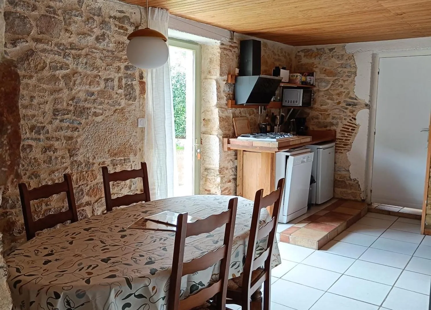 Holiday home Les Pieds Dans L'Eau, Gite La Source Lachapelle-Auzac