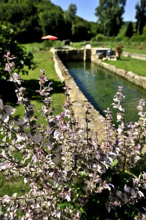 Holiday home Les Pieds Dans L'Eau, Gite La Source Lachapelle-Auzac
